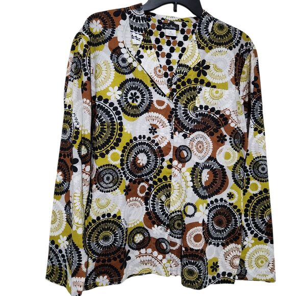 Vera Bradley Blouse Size Medium Front Buttons - Picture 1 of 10